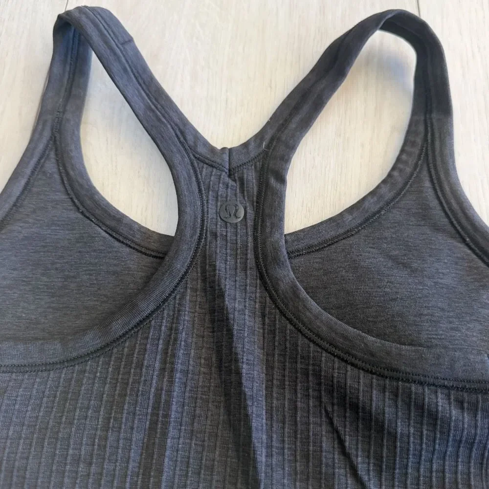 Lululemon women’s black tank top size 4